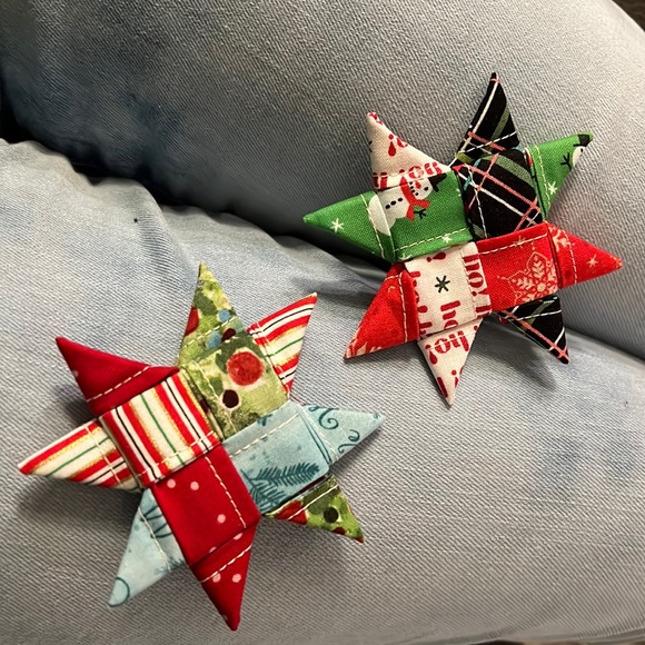2 Woven Star Ornaments/Bows - Picture 1 of 1